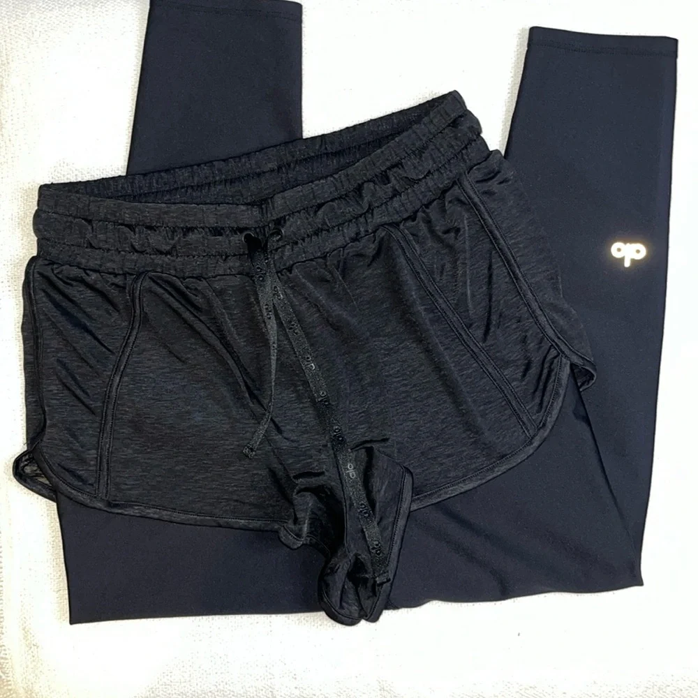 ALO Yoga capri cropped leggings w shorts 2 in 1 high‎ waisted size S